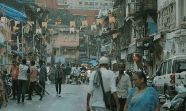 Tittle - Ganadhisha Mumbaicha: The 77-Year Tradition That Turns Kamathipura Into Akhand Bharat.