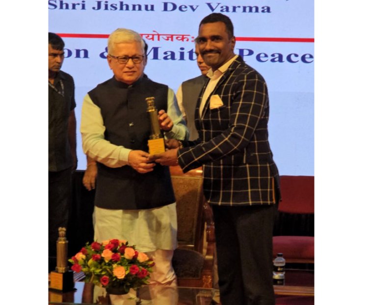 Social Activist Dr. Binu Varghese Honoured with National Excellence Award by Maharashtra Governor Jishnu Dev Varma
